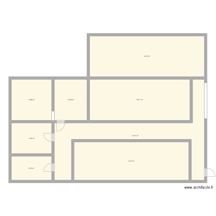 domene. Plan de 8 pièces et 218 m2