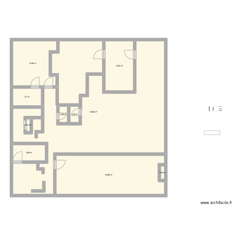 MSIAD. Plan de 10 pièces et 163 m2