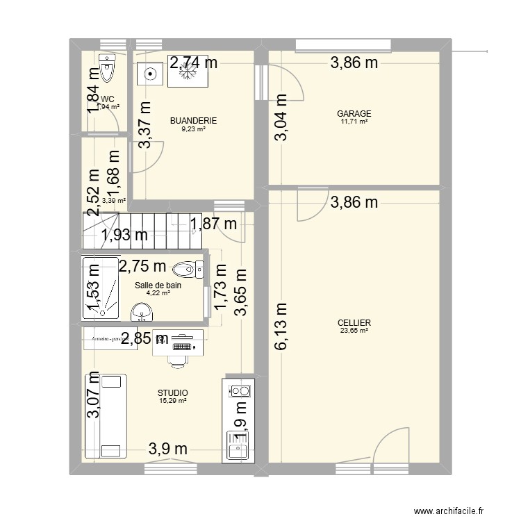 REZ DE JARDIN. Plan de 7 pièces et 69 m2