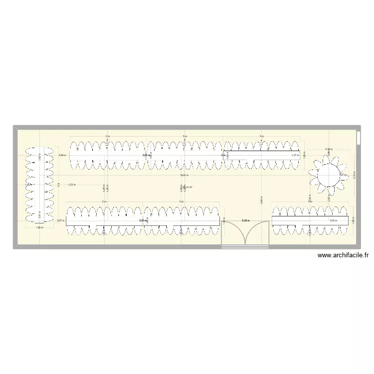Salle des gardes Tables Banquet. Plan de 1 et 166 m² Salle des gardes Tables Banquet. Plan de 1 et 166 m²