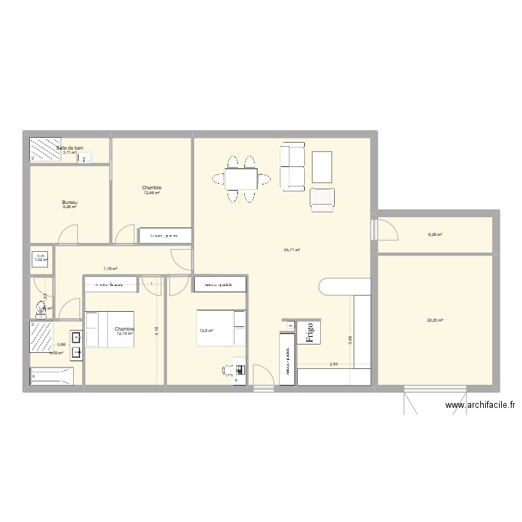 Maison 3 bien conçue selon les normes. Plan de 12 pièces et 150 m2