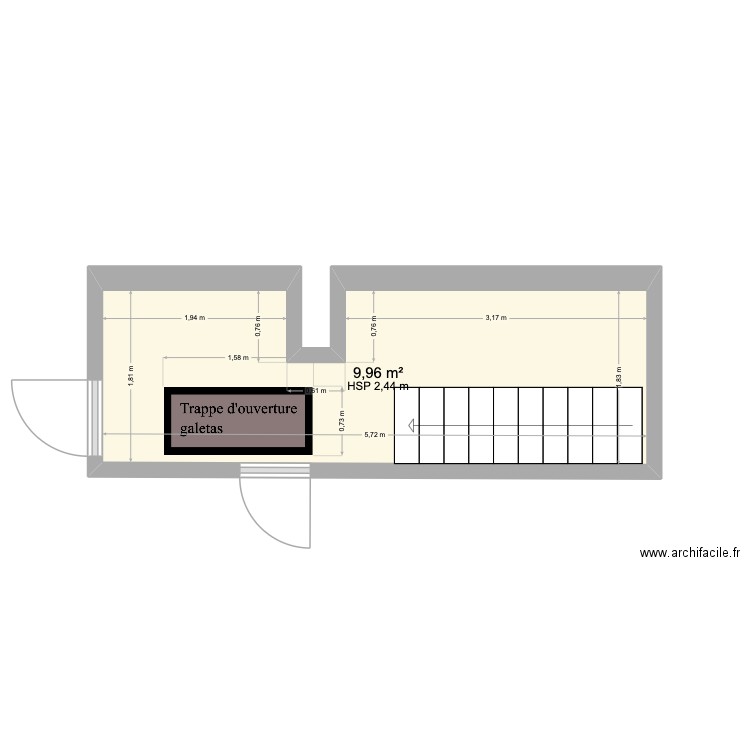 Escalier en colimaçon. Plan de 1 pièce et 10 m2