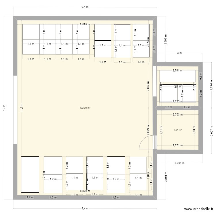 Dépot. Plan de 3 pièces et 117 m2