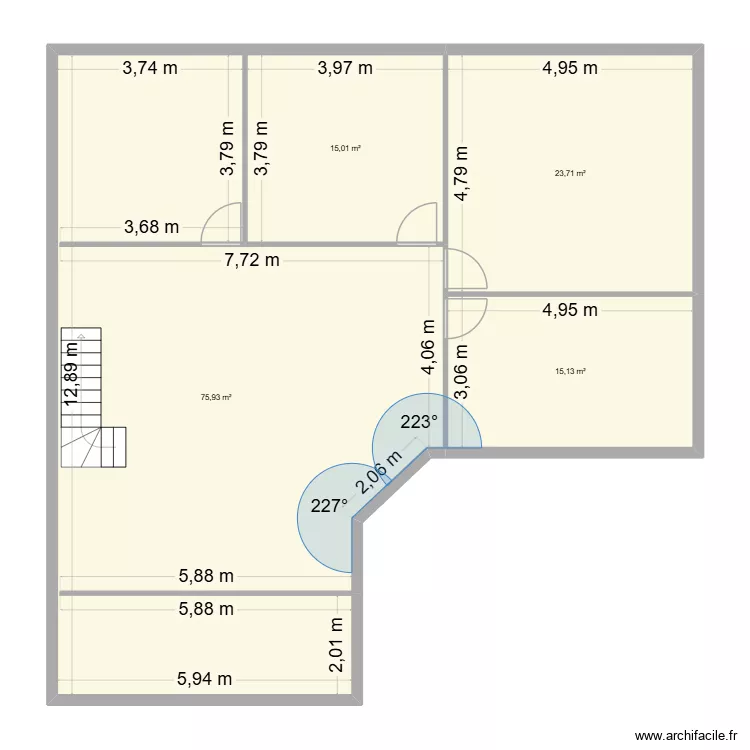 ETAGE. Plan de 4  et 130 m²