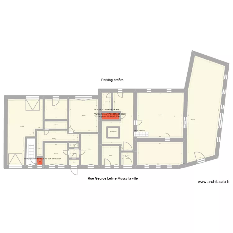 Mussy la ville HALL ENTREE. Plan de 19  et 433 m²