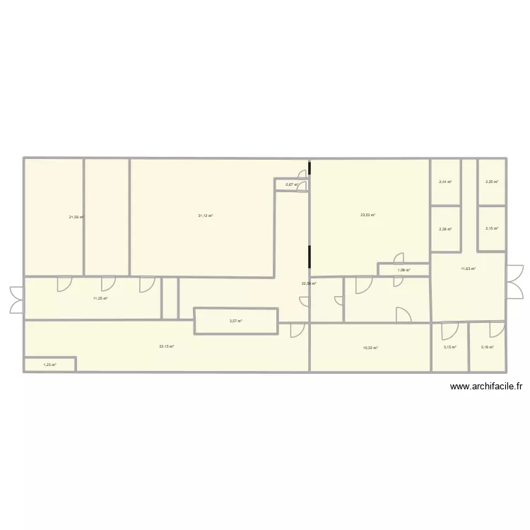 Culture cellulaire. Plan de 18 pièces et 176 m²