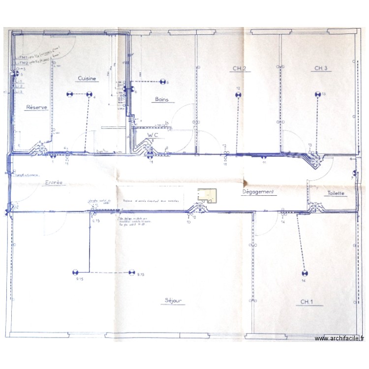 1er Etage. Plan de 1 pièce et 16 m2