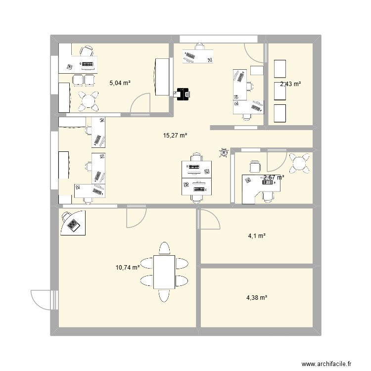 Service Informatique. Plan de 7 pièces et 45 m2