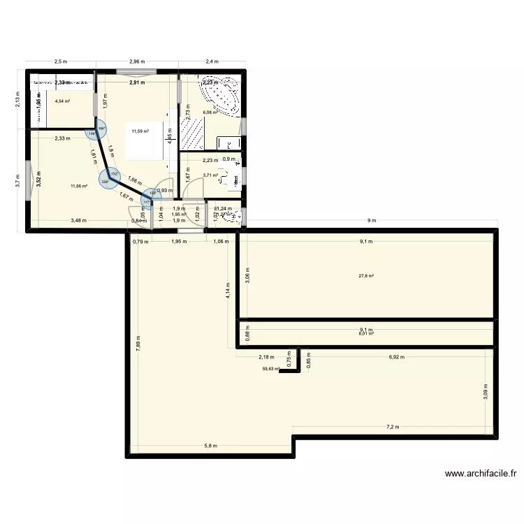 AGRANDISSEMENT. Plan de 10 pièces et 136 m²