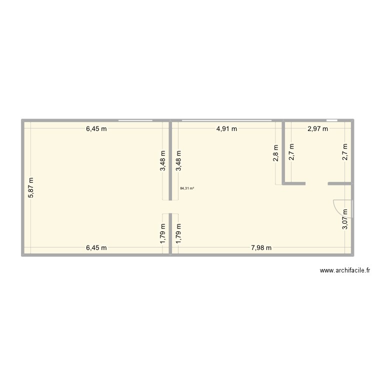 Loft cavalier. Plan de 1 pièce et 84 m2