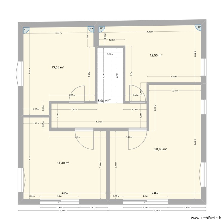 Plan 1 pietro schody. Plan de 5 pièces et 70 m2