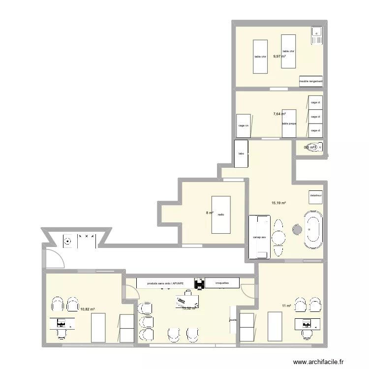 cinique. Plan de 8  et 77 m²