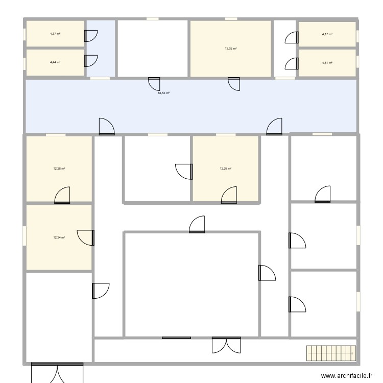 ALADJI. Plan de 9 pièces et 132 m2