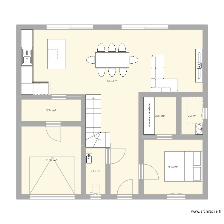 Maison a étages. Plan de 7 pièces et 77 m2