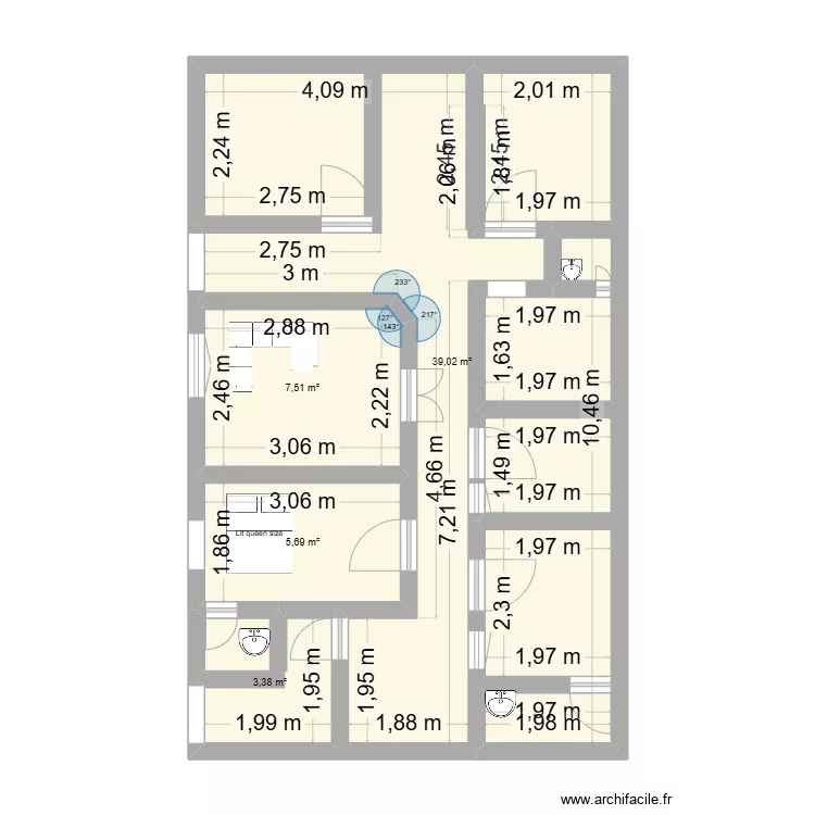 chez Ibrahima Ly. Plan de 