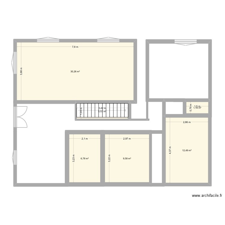 YZEURE étage. Plan de 6 pièces et 64 m2