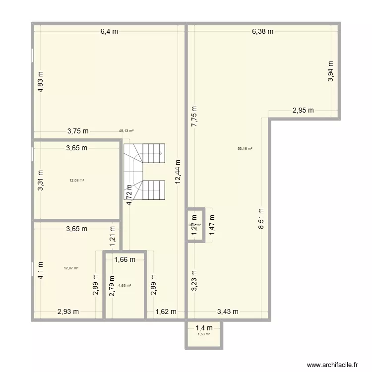 Montmerle. Plan de 7 pièces et 133 m²