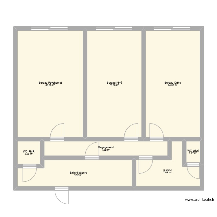 Cabinet paramed. Plan de 8 pièces et 111 m2