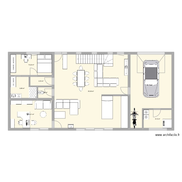E10. Plan de 8 pièces et 132 m2