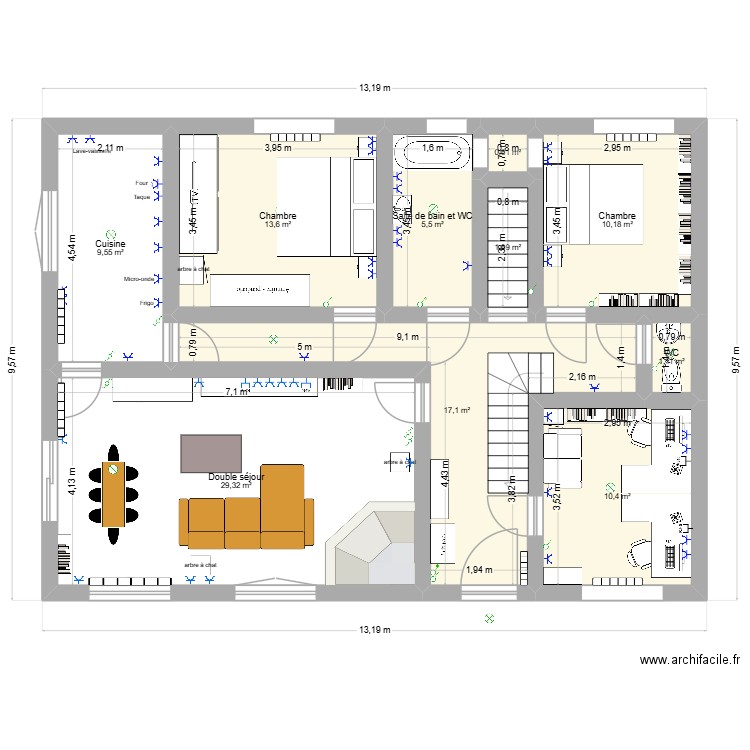 Maison avec escalier. Plan de 18 pièces et 315 m2