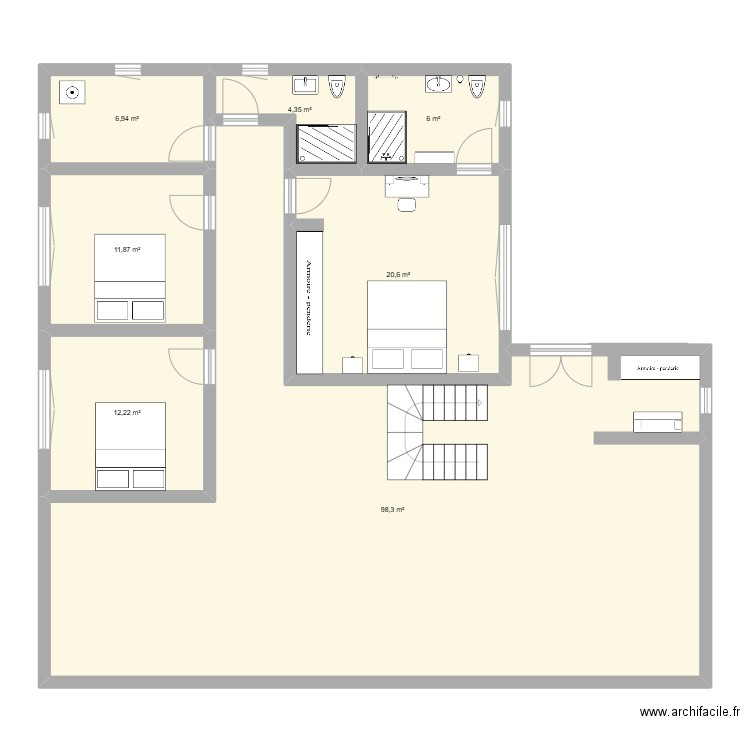casa. Plan de 7 pièces et 160 m2