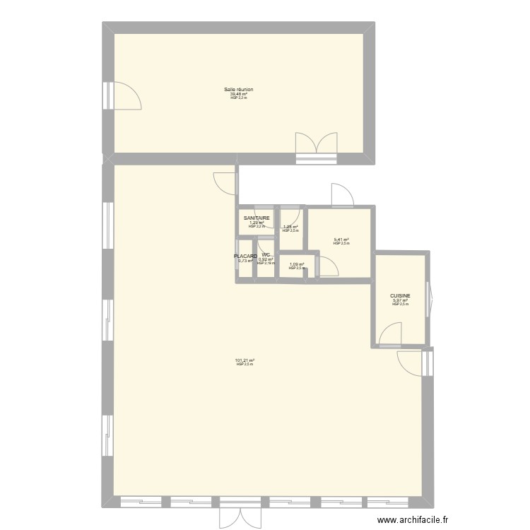 Bureaux Garage. Plan de 9 pièces et 157 m2