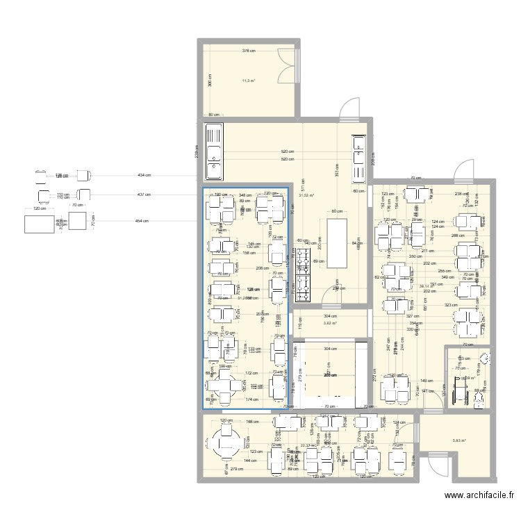 Restaurant. Plan de 9 pièces et 158 m2