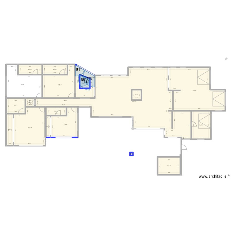 suribi plan de mas  seul maison. Plan de 19 pièces et 358 m2