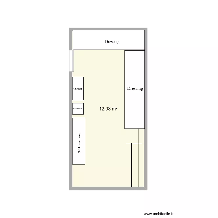 Dressing. Plan de 1 pièce et 13 m²