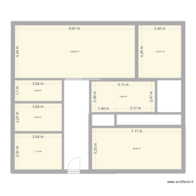 MODÈLE 1. Plan de 7 pièces et 118 m2