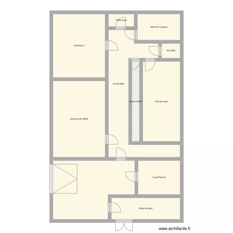 Maison Bas. Plan de 11 pièces et 160 m²