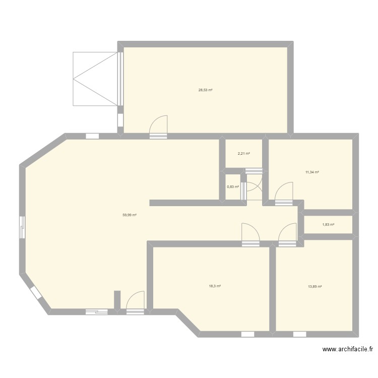 Maison. Plan de 8 pièces et 137 m2