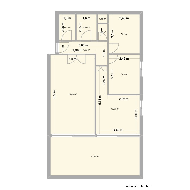 Crespo. Plan de 10 pièces et 83 m2