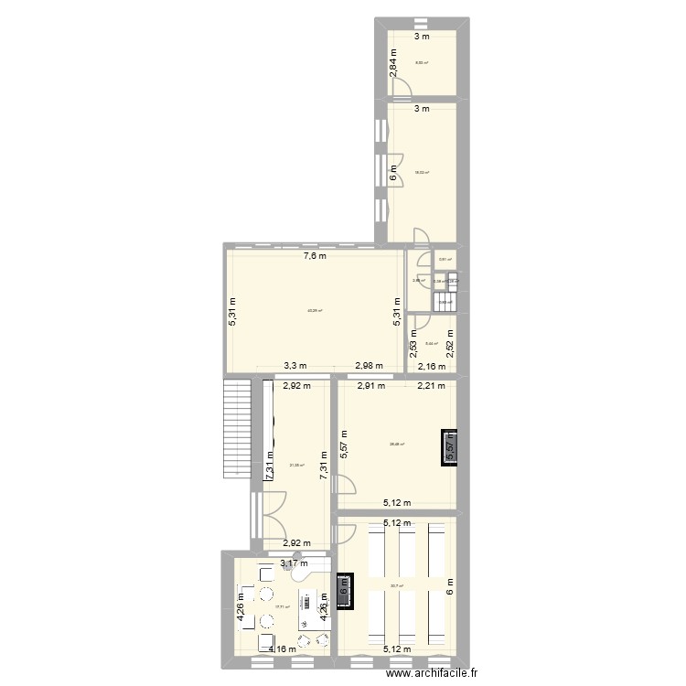 studio. Plan de 13 pièces et 176 m2