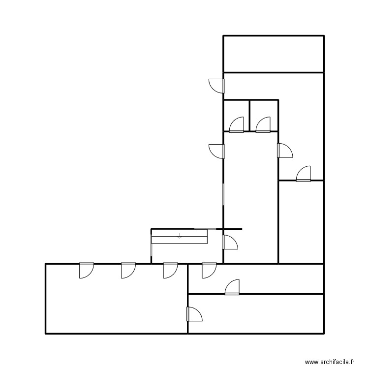 Sous-sol Ecole compains. Plan de 10 pièces et 35 m2