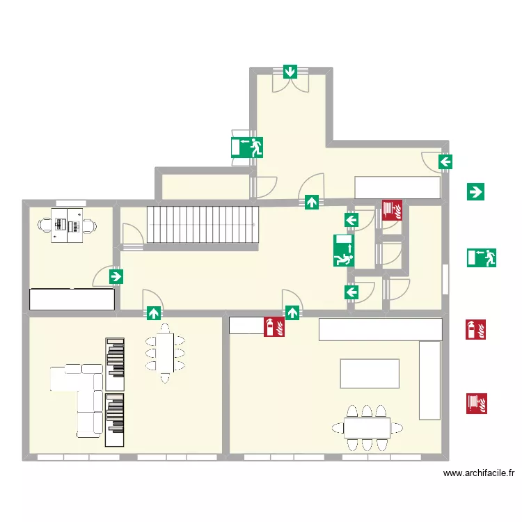 La travers&eacute;e rez. Plan de 10 pièces et 170 m²