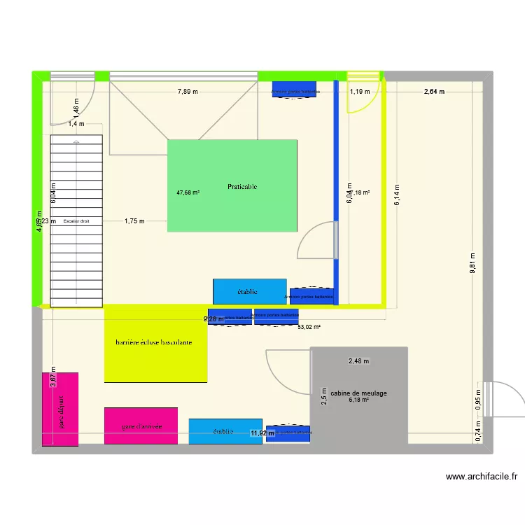 local IO. Plan de 4  et 121 m²