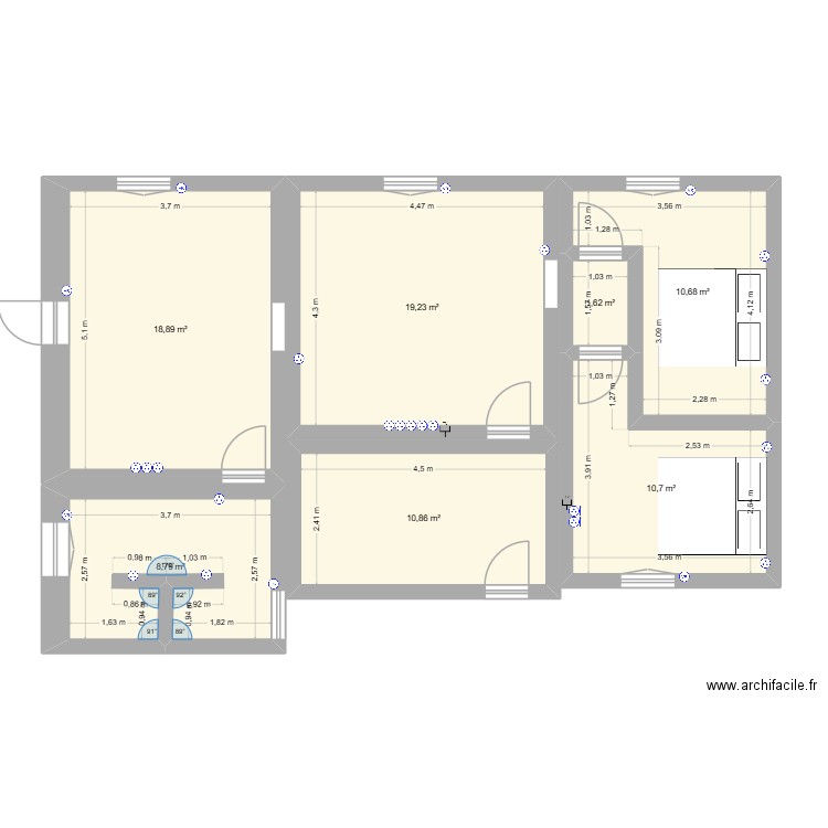Beausemblant. Plan de 7 pièces et 81 m2