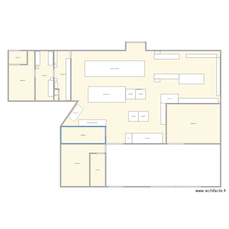 magasin. Plan de 10 pièces et 273 m2