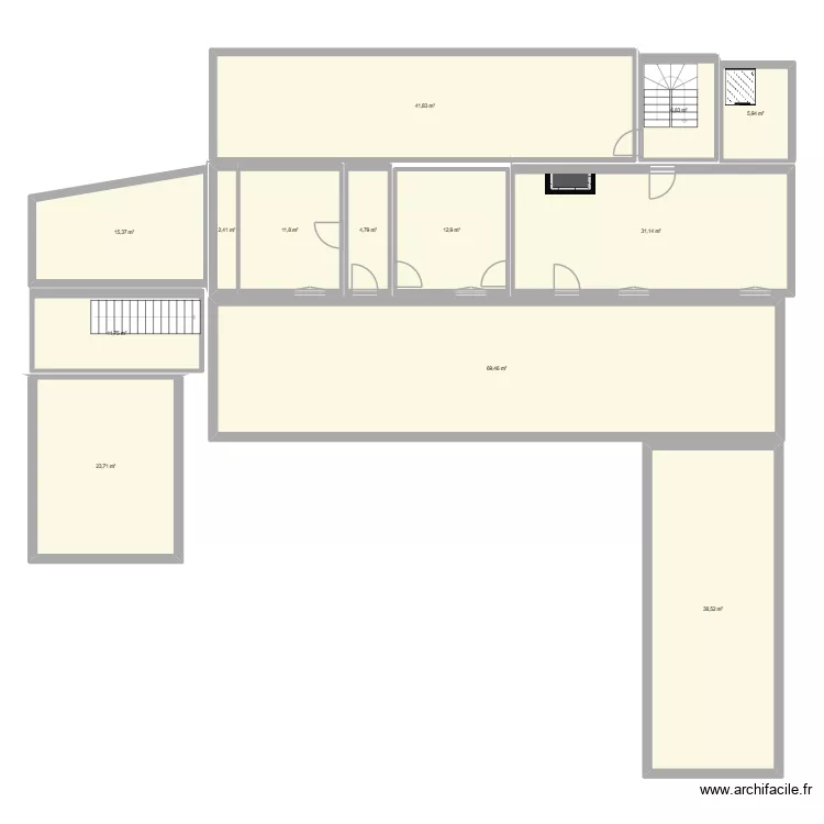 Rez de chauss&eacute;e. Plan de 13  et 276 m²