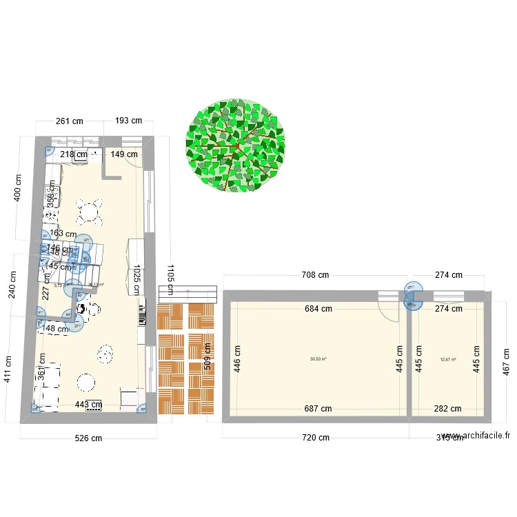 Naf plein sud escalier central porte est. Plan de 10 pièces et 123 m2