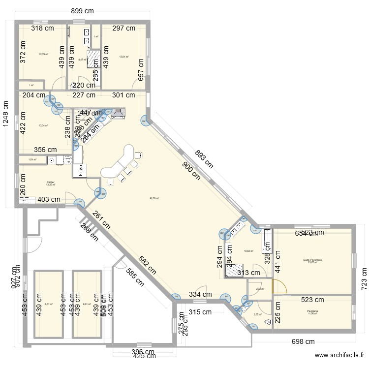 Projet V1. Plan de 17 pièces et 227 m2