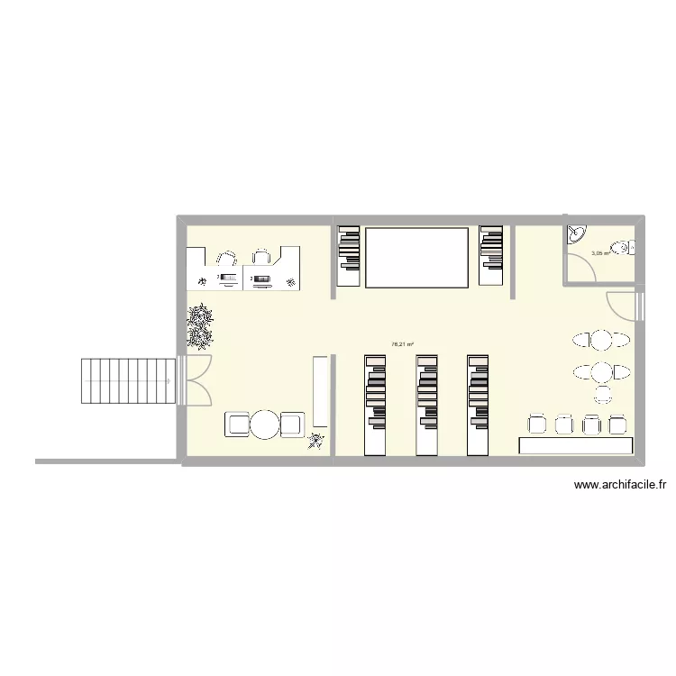 Biblioth&egrave;que non norm&eacute;e PMR. Plan de 2  et 79 m²