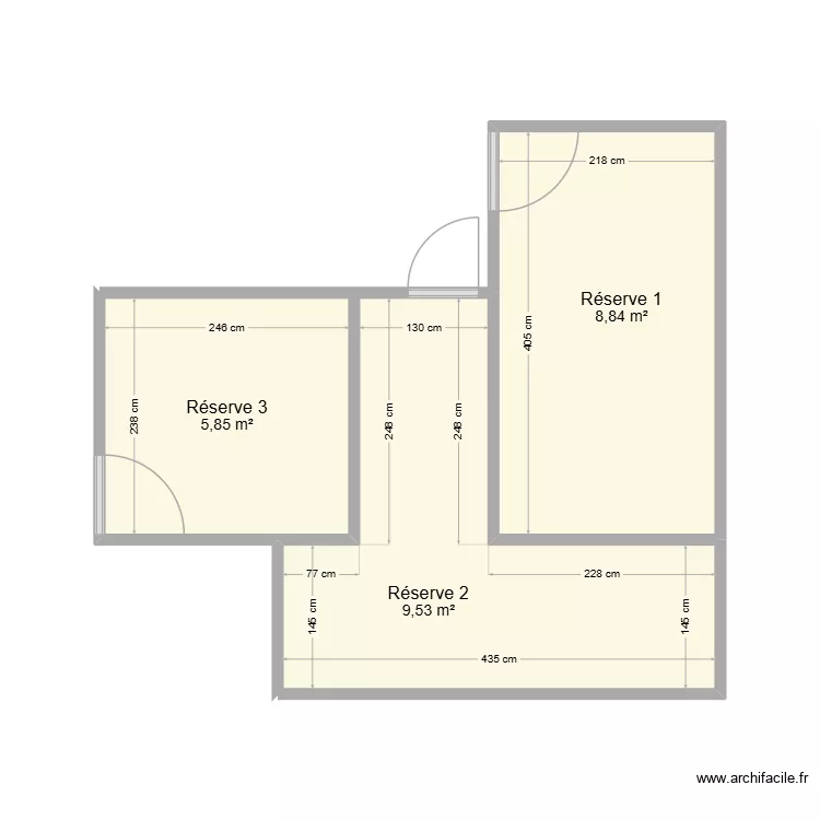 Réserves food court. Plan de 3 et 24 m² Réserves food court. Plan de 3 et 24 m²