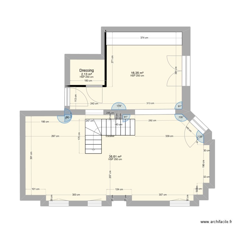 Appart V4 Changement d'escalier. Plan de 8 pièces et 93 m2