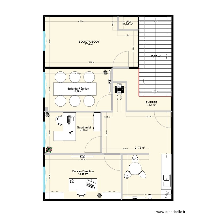 Bureau R+1. Plan de 8 pièces et 89 m2