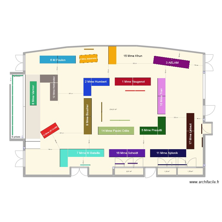 Salle des fêtes Kanfen avec exposants 2024 au 2 février 2024. Plan de 4 pièces et 219 m2