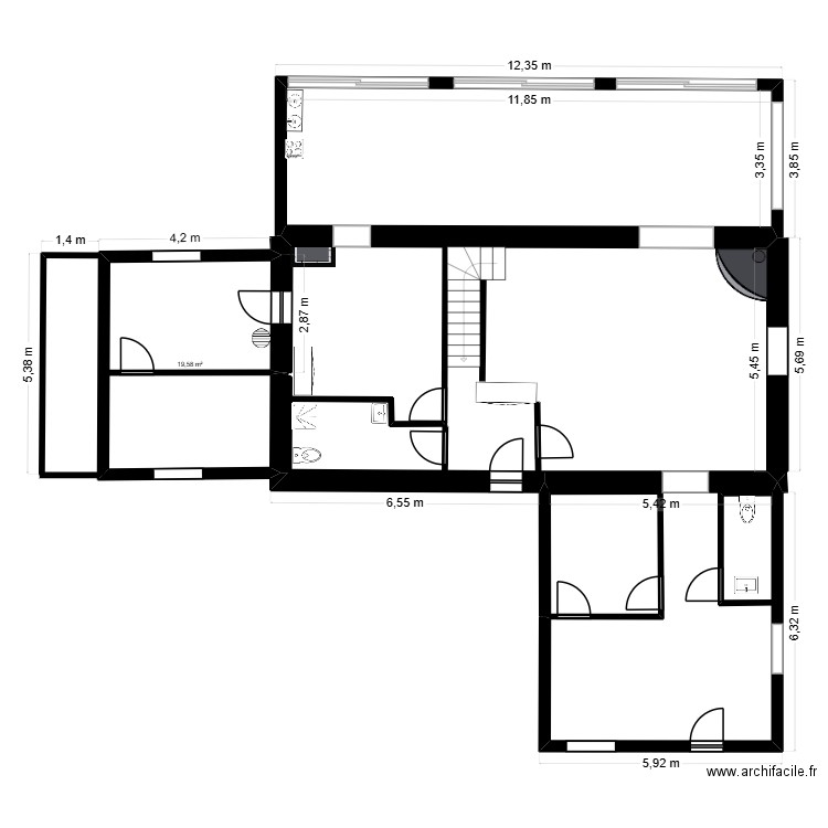 HOURS. Plan de 5 pièces et 134 m2
