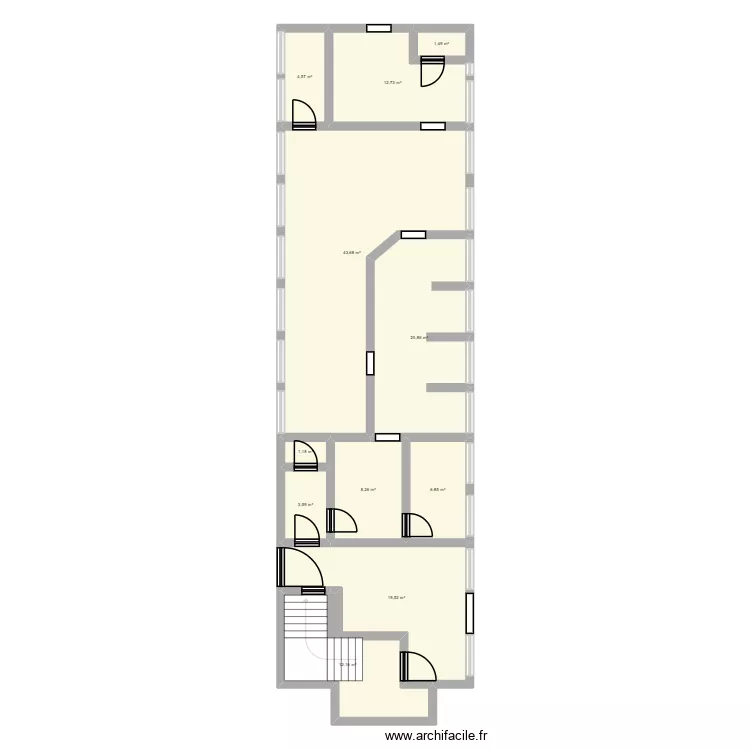 b2000. Plan de 11 Pièces et 135 m²