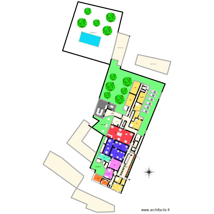 pole hotellier. Plan de 47 pièces et 3389 m2